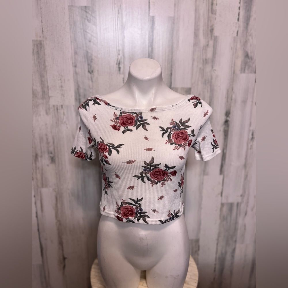 Divided by H&M Floral Ribbed Crop Top Womens Medium White Burgundy Roses